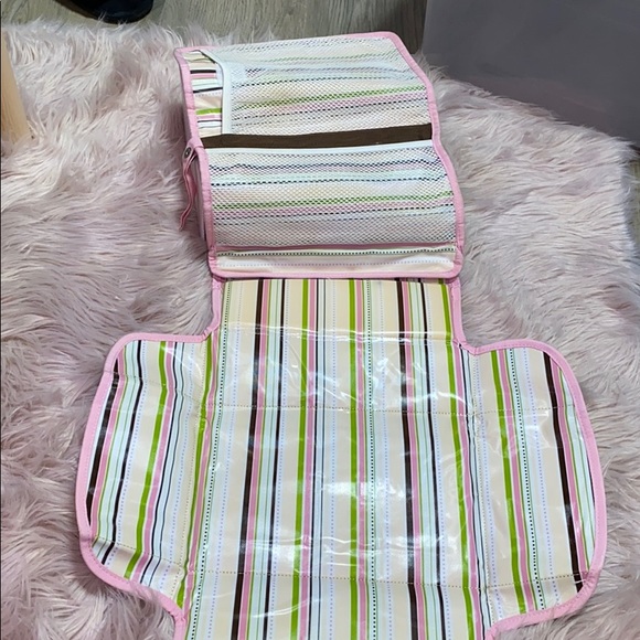 Munchkin diaper changing kit - Picture 2 of 4